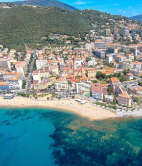 Joli T2 central face a la plage